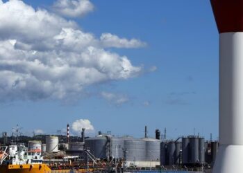 Kriza e karburanteve, IEA: Rezervat globale po pakësohen me një ritëm rekord