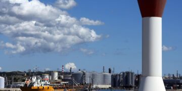 Kriza e karburanteve, IEA: Rezervat globale po pakësohen me një ritëm rekord