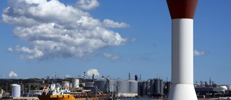Kriza e karburanteve, IEA: Rezervat globale po pakësohen me një ritëm rekord