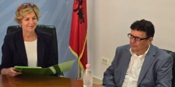 Shkarkohet drejtori i Fondit të Sigurimit të Kujdesit Shëndetësor, ja kush emërohet në vend të Arti Papajanit