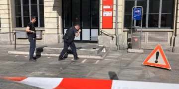 Sulm me thikë në një stacion treni në Zvicër, plagosen disa persona