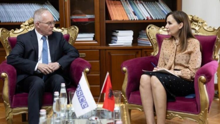 Tabaku takon përfaqësuesin e OSBE-së: Liria e medias në Shqipëri ndodhet në një moment kritik