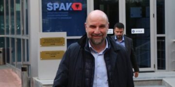 “Ferma e Mollëve” e Dritan Agollit, 786 MLN lekë/ Kush është biznesmeni nga Kuçova që këputi tenderin me “Flamur të kuq”?