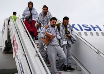 Aktivisti Baki Goxhaj po kthehet në Shqipëri, ishte në flotiljen ‘Sumud’ që u ndalua nga Izraeli