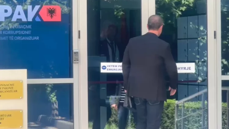 Deputeti i PS-së, Tërmet Peçi paraqitet në SPAK, ja për çfarë u mos në pyetje