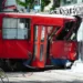 Tramvaji del nga shinat dhe futet brenda ndërtesës, disa të plagosur në Beograd