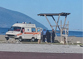 E rëndë në Vlorë, gjendet i pajetë një person në një prej kullave të vrojtimit në plazhin e vjetër