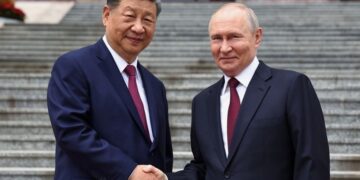 “Bota rrezikon të kthehet te ligji i xhunglës”, Xi kritikon Trumpin gjatë takimit me Putin në Pekin