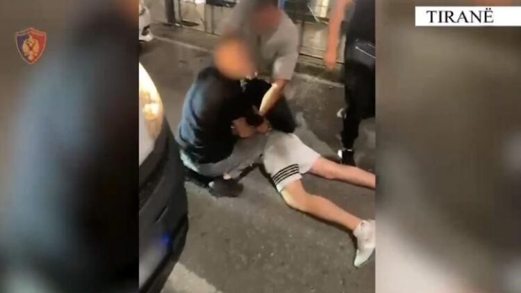 Kapet me mbi 1 kg heroinë ‘Gëzim Qorri’, në pranga edhe një tjetër person (EMRAT)