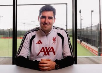 Pasuesi i Slot, Liverpool zyrtarizon trajnerin e ri