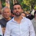 Edhe “Shqipëria bëhet” e Adriatik Lapajt merr pjesë në protestën për Zvërnecin, tensione me të rinjtë e PD-së