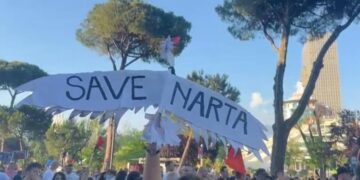 Protesta për Zvërnecin: Qeveri tranzitore! Intelektualë, formoni front politik!