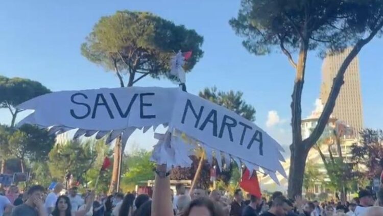Protesta për Zvërnecin: Qeveri tranzitore! Intelektualë, formoni front politik!