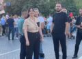 Ish-deputeti i PD Ervin Salianji i bashkohet protestës në Tiranë, e shoqëron Alesia Balliu