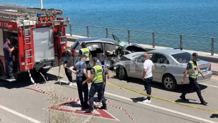 Humb jetën një grua, plagosen katër persona nga përplasja e makinave në Pogradec