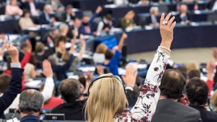 Fitorja e parë e protestës/ Parlamenti Evropian: Vendosni moratorium për ndërtimet në zonat e mbrojtura deri në ndryshimin e ligjit!