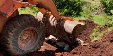 Stuhia ‘paralizon’ Librazhdin/ Përmbytje, bllokim rrugësh dhe ndërprerje energjie! Rrufeja godet tufën e dhive