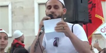 Thirrje diasporës nga Bulevardi: Rezistencë, s’ka negociata! Protestë edhe në Vlorë
