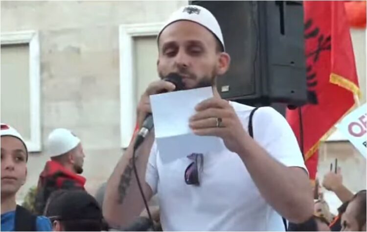 Thirrje diasporës nga Bulevardi: Rezistencë, s’ka negociata! Protestë edhe në Vlorë