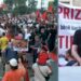 Aktori Mehdi Malkaj merr mikrofonin para Kryeministrisë: Është turp i madh, hiqini partitë!