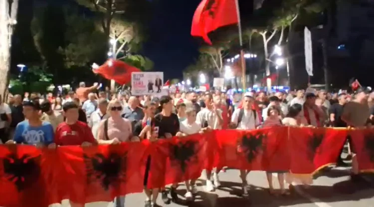 Ja 13 emrat e Grupit Koordinues të protestës, i dërgojnë letër ambasadorëve