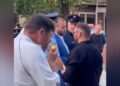 Rama dhe deputetët, dalin nga pas Kuvendit nga frika protestuesve, Bido përballet me turmën