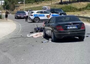 Humb jetën një person në rrugën Fushë Krujë-Laç nga përplasja e makinës me motorin
