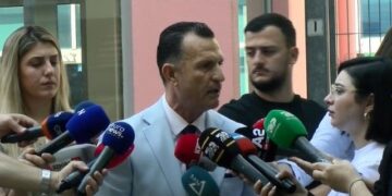 Ilir Meta mendon se kushëriri i Monikës është komplotist, se përmendet 327 herë në dosjen e tij