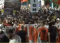 Protestuesit marshojnë nëpër rrugët e Tiranës. Qytetarët: Nuk ka diskutim