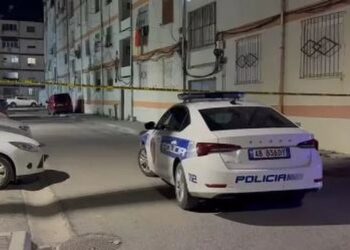 Aksioni në Vlorë/ Gjenden 5 persona të armatosur, përfundojnë në pranga