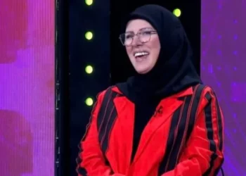 “Motra” e ish-gjeneralit të Teheranit, shpallet “non-grata” Igballe Huduti, merrte pjesë në protestë