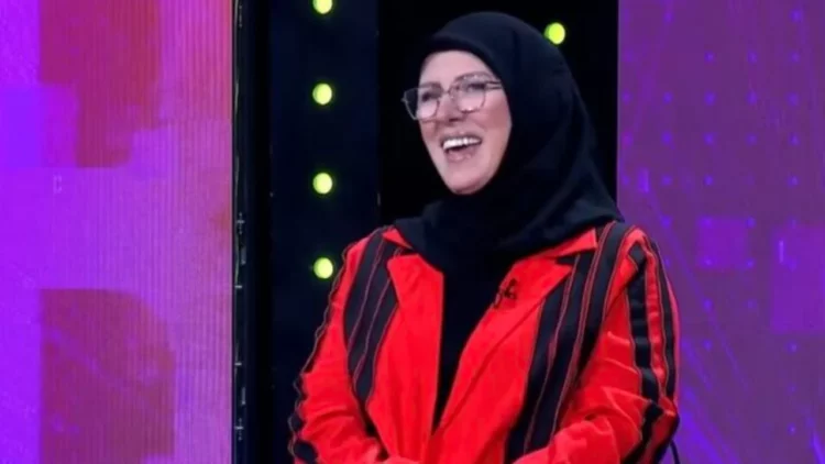 “Motra” e ish-gjeneralit të Teheranit, shpallet “non-grata” Igballe Huduti, merrte pjesë në protestë