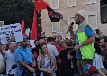 “I infiltruari i Erion Veliajt në krye të protestës për Zvërnecin”, PD: Pastroni radhët!