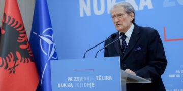 Berisha: Polici Enea Mekolli është dy herë hero, vrasësi i tij financohej me fonde shtetërore