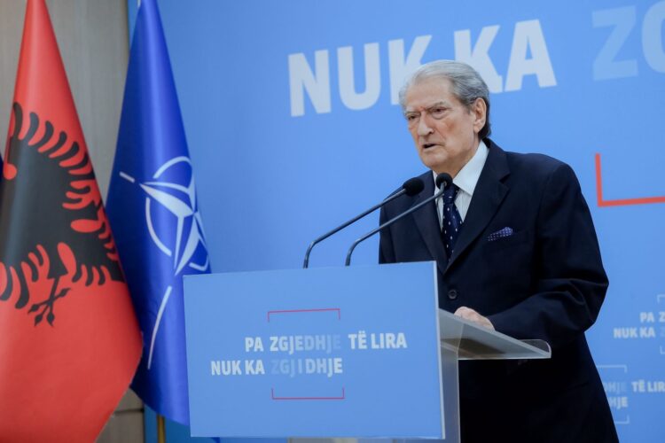 Berisha: Polici Enea Mekolli është dy herë hero, vrasësi i tij financohej me fonde shtetërore