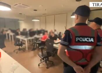 Goditet një ‘call center’ i paligjshëm, arrestohen 4 administratorët dhe nën hetim 49 punonjës (Emrat)