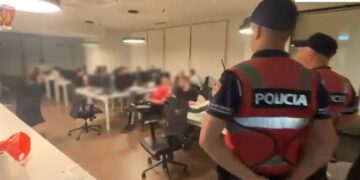 Goditet një ‘call center’ i paligjshëm, arrestohen 4 administratorët dhe nën hetim 49 punonjës (Emrat)
