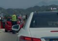 Përplasje e trefishtë në autostradën Durrës–Tiranë, lëndohen dy persona