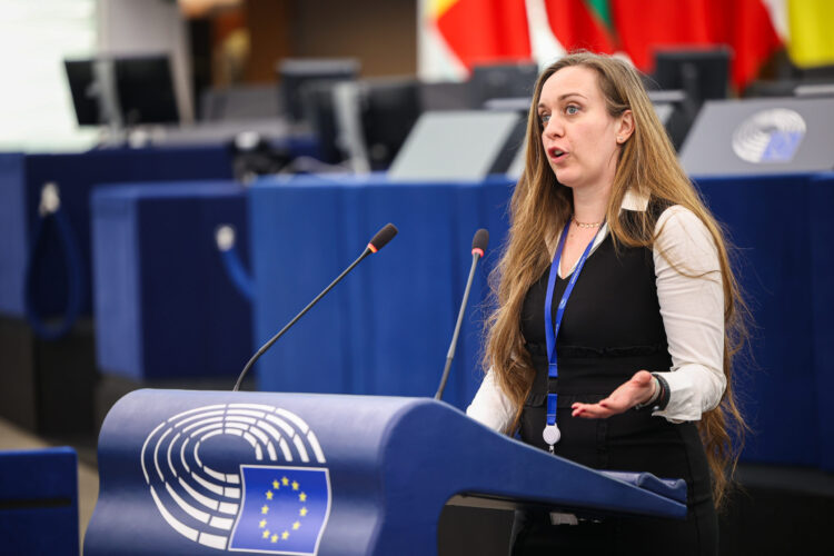 Eurodeputeja italiane: Vijmë për të ju mbështetur në protestat tuaja kundër korrupsionit