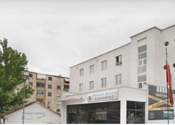 Rrëmbyen klienten dhe goditën policinë një dyqan elektroshtëpiakesh në Tiranë