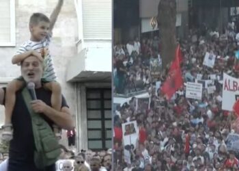 Ish-komisari Krenar Ahmeti i bashkohet protestës: Mos e lëshoni frontin…!