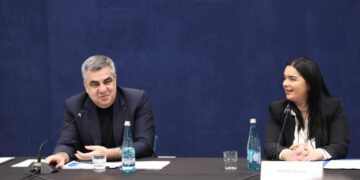 Tenderi i pastrimit të plazheve që mori më qafë Arlinda Pogajn dhe Luan Kaprin/ Kush është peshku i madh që hëngri drejtoreshën e OPB dhe biznesmenin