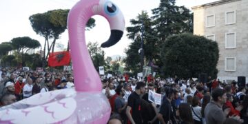 Platforma e protestës, PS-PD e kundërshtojnë! Berisha: S’dal dot jashtë Kushtetutës