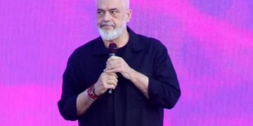 “Honxho-bonxhot më tregojnë mua…”/ Rama për protestuesit: Janë pa logjikë, janë dërrasë fare…