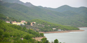 Humbi kontrollin e skafit dhe ra në ujë, mbytet në liqenin e Ulzës në Mat 37-vjeçari