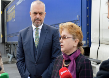 Vilma Nushi s’ngopet, 664 MLN lekë për ilaçin e Onkologjikut/ Marrëveshja e dyshuar e nipit të oligarkes me Merita Sheqin e “Rejsi Farmës”
