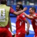 Zvicra mund Bosnjën që mbeti me 10 lojtarë, shënon edhe Xhaka