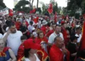 Protestuesit kalojnë pranë ‘Fan Zone’: Ne po bëjmë revolucion, s’ka Botëror që na ndalon!