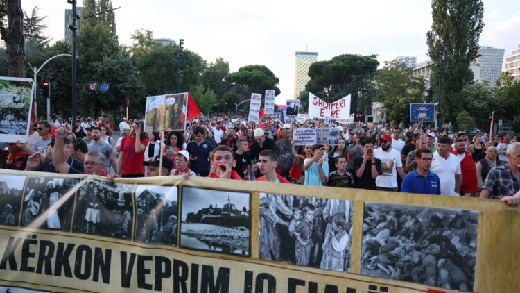Dita e 27-të e protestës, përsëriten 5 kërkesat: Duam qeveri teknike!