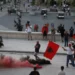 Xhama të thyer dhe dyer të shkatërruara, çfarë mbeti pas hyrjes së protestuesve në Universitet